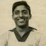 শুধু ফুটবল নয়, ক্লাবের হয়ে হকি স্টিক হাতেও মাঠে নেমেছেন চুনী গোস্বামী।