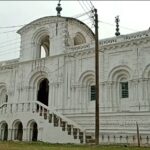 ৫০০ বছরের প্রাচীন পঁচেটেগড় রাজবাড়ীর পঞ্চেশ্বর শিব মন্দির নিয়ে রয়েছে নানা ইতিহাস ও অলৌকিক ঘটনা।