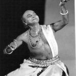 স্মরণে কিংবদন্তি ভারতীয় ধ্রুপদী নৃত্যশিল্পী, গুরু এবং ওডিশি নৃত্যের উদ্গাতা কেলুচরণ মহাপাত্র।