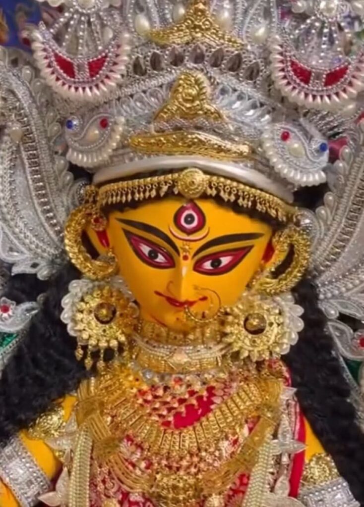 মূল্যবান মনুষ্য জীবনে দেবীপক্ষ ও দুর্গাপূজা : স্বামী আত্মভোলানন্দ (পরিব্রাজক)।