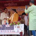 বালুরঘাটে অষ্টমীর আনন্দে মাতলেন কেন্দ্রীয় প্রতিমন্ত্রী, দর্শনার্থীদের সঙ্গে সময় কাটালেন অভিযাত্রী ক্লাবে।