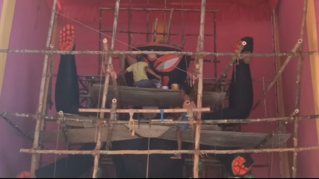 আলো, মেলা আর দেবীমূর্তির জৌলুস — শুরু হচ্ছে বুলবুলচন্ডী বাজার সার্বজনীন কালীপুজো।