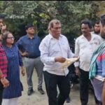 চিত্রা সিনেমা হল দখল ইস্যুতে উত্তেজনা, পুলিশের উপস্থিতিতে ভিতরে প্রবেশ করল সংস্থা।