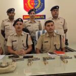 উমরপুর বাসস্ট্যান্ডে মহিলার ব্যাগ থেকে ৫টি পিস্তল ও ৫টি অতিরিক্ত ম্যাগাজীন ২৪ রাউন্ড কার্তুজ উদ্ধার, ব্যাপক চাঞ্চল্য।