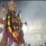 বুড়ি কালী থেকে শ্যামা কালী—আট প্রতিমার ছুটে চলা মালতীপুরে, উৎসবে মাতল চাঁচল মহকুমা।