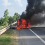 শর্ট সার্কিটেই আগুন? জাতীয় সড়কে স্করপিও গাড়ি মুহূর্তে ভস্মীভূত, প্রাণে রক্ষা তিন যাত্রীর।