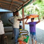 অসম-বাংলার সংহতির বার্তা — জলঢাকা নদী সংলগ্ন দুর্গতদের হাতে ত্রাণ তুলে বিজেপির সহায়তা।