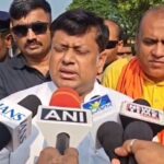 মালদায় রেল প্রশাসনের বৃক্ষরোপণ কর্মসূচিতে অংশ নিলেন কেন্দ্রীয় প্রতিমন্ত্রী সুকান্ত মজুমদার।