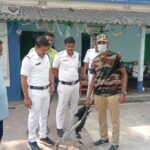 ওসির তৎপরতায় প্রাণ ফিরে পেল বিরল প্রজাতির প্রাণী।