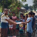 পড়াশোনার প্রতি আগ্রহ গড়ে তুলতে জোগাড়ডাঙ্গা বিদ্যাসাগর শিশু নিকেতন ও স্থানীয় সমাজ সেবকের উদ্যোগে বই বিতরণ।