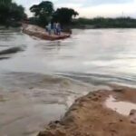 গড়বেতার হুমগড় সংযোগ বিপর্যস্ত, নদীর জলে ভেসে গেল অস্থায়ী সংযোগ পথ।