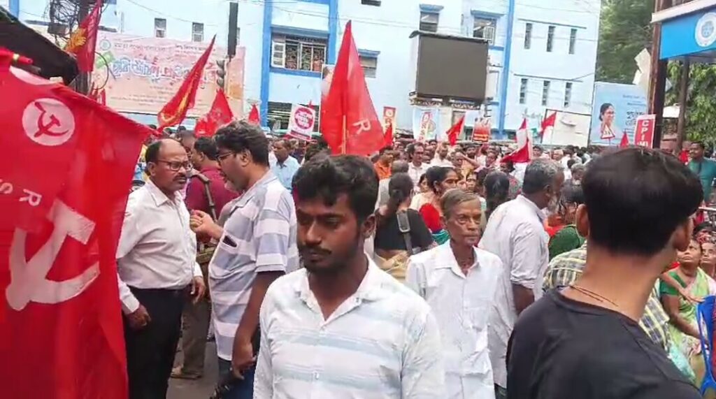 স্বচ্ছ নির্বাচন চাই, আতঙ্ক নয় — জেলা শাসককে স্মারকলিপি বামফ্রন্টের।