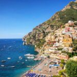 আমালফি উপকূল (Amalfi Coast) — ইউরোপের অন্যতম সুন্দর ও মনোমুগ্ধকর সমুদ্রতীরবর্তী অঞ্চল।