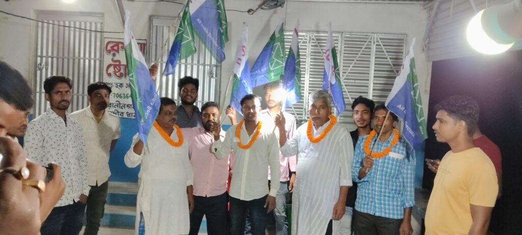 আবারো জঙ্গিপুর বিধানসভায় প্রায় ২৫০ জন যোগ দিল আই এস এফ এ।