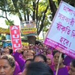 ১০ হাজার টাকার মোবাইল–কিন্তু কঠোর শর্ত! ক্ষোভে বিক্ষোভে মালদার আশা কর্মীরা।