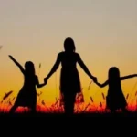 পরিবারে নারীদের ভূমিকা: ঐতিহ্য, পরিবর্তন ও আধুনিক বাস্তবতা।