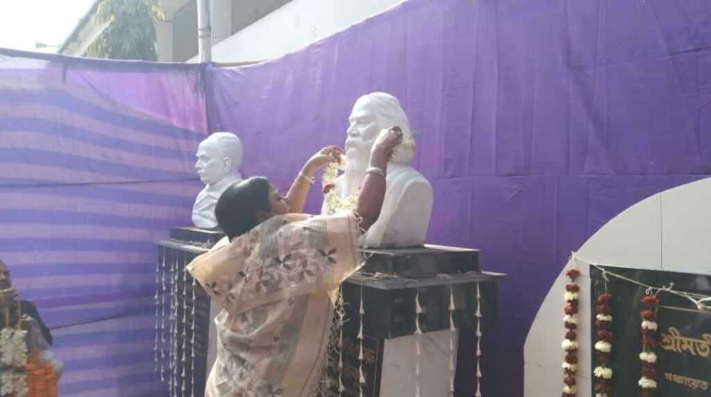 শিক্ষাঙ্গনে মনীষীদের স্মরণ, প্রজাতন্ত্র দিবসে কেশপুরে বিশেষ অনুষ্ঠান।