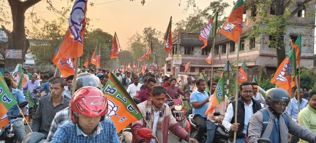 পরিবর্তন যাত্রা ঘিরে রাজনৈতিক উত্তাপ পশ্চিম মেদিনীপুরে।