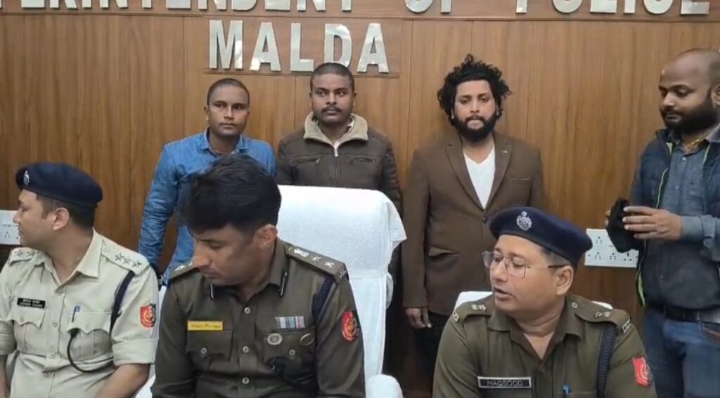 নিষিদ্ধ মাদকের বিরুদ্ধে ধারাবাহিক অভিযানে মালদা জেলা পুলিশের বড় ধাক্কা কারবারিদের।