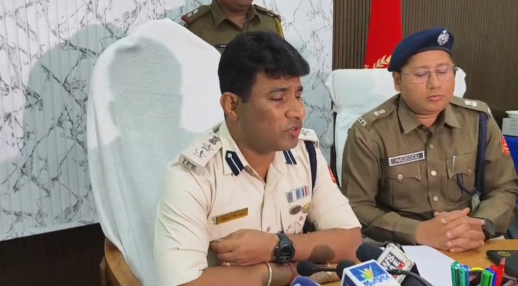 এক নাবালিকাকে যৌন নির্যাতন করার অভিযোগে গ্রেপ্তার দুই।