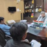 শিক্ষক–অশিক্ষক কর্মীদের অবস্থান, উপাচার্যের সঙ্গে তীব্র বাকবিতণ্ডা।।