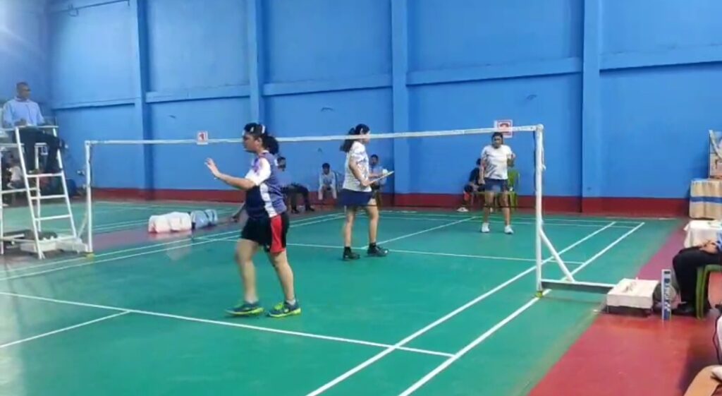 দ্রুত র‍্যালি আর টানটান লড়াইয়ে মাতল বালুরঘাটের ক্রীড়াপ্রেমীরা।