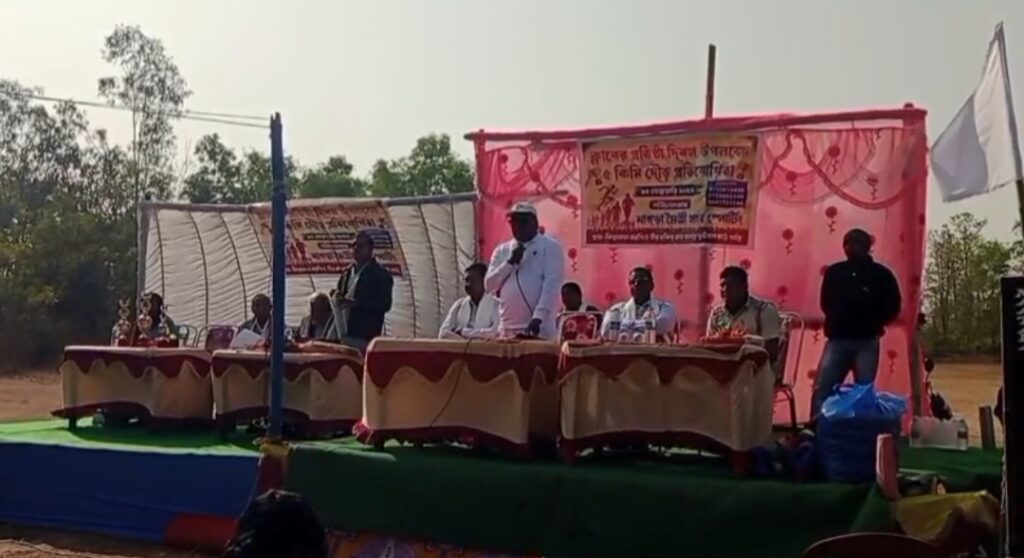 গড়বেতা তিন নম্বর ব্লকের ঘাগরা মৈত্রী সংঘ ক্লাবের প্রতিষ্ঠা দিবস উপলক্ষে পাঁচ কিলোমিটার দৌড় প্রতিযোগিতার আয়োজন করা হয়।