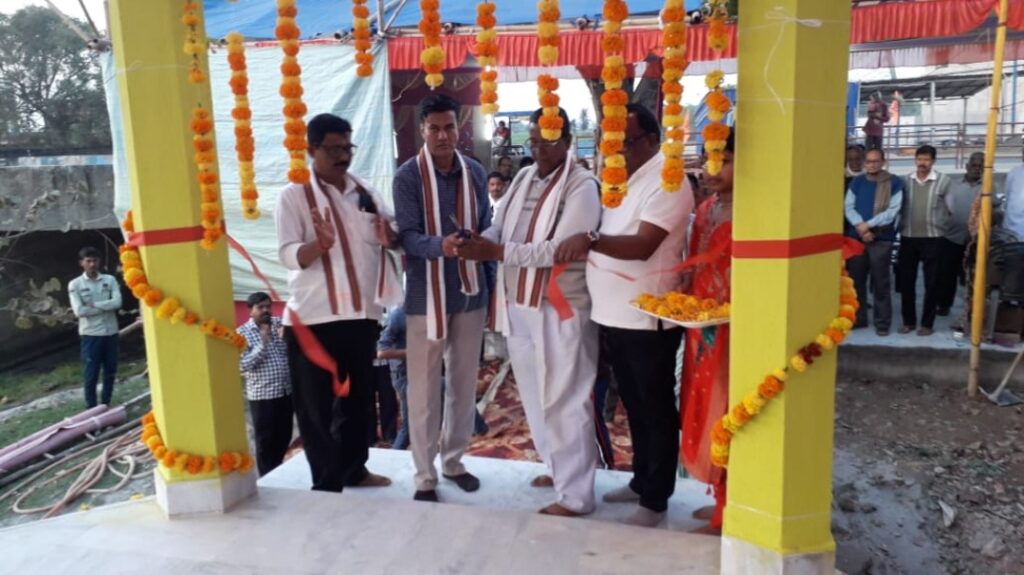 পঞ্চায়েত সমিতি সভাপতির উপস্থিতিতে আটচালার আনুষ্ঠানিক সূচনা।।