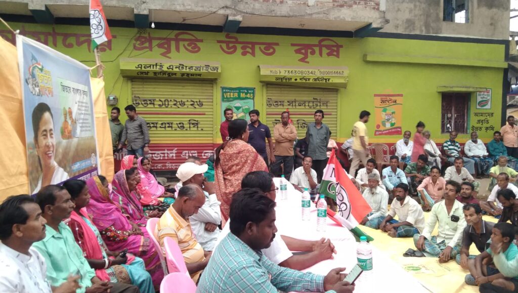 বিধানসভা নির্বাচনের দিন ঘোষণা হতেই কেশপুরে তৃণমূলের পথসভা।