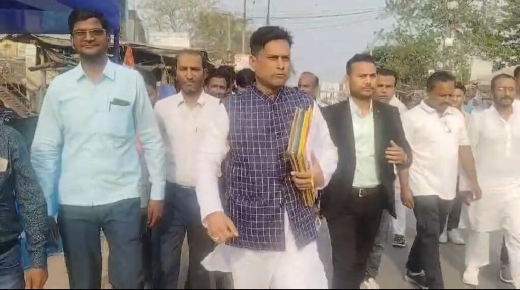 এসআইআর ইস্যুতে ‘রক্তক্ষয়ী সংগ্রাম’-এর হুঁশিয়ারি তৃণমূল নেতার, বিতর্কে মন্তব্য; ব্যবস্থা চাইল বিজেপি।