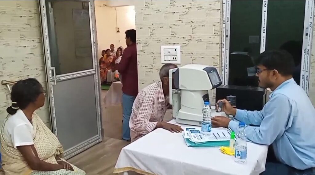 চোখের চিকিৎসায় মানবিক উদ্যোগ, প্রশংসিত স্থানীয় ক্লাব।