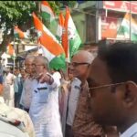 প্রধানমন্ত্রীর ব্রিগেড সভার প্রতিবাদে বালুরঘাটে কংগ্রেসের পথ অবরোধ।