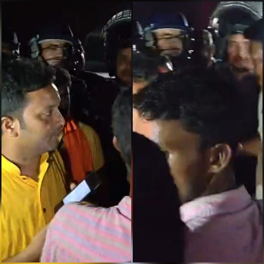 ইভিএম নিয়ে ‘চক্রান্তের’ অভিযোগ, বামনগোলায় পুলিশের হাতে মেশিন তুলে দিল গ্রামবাসীরা।