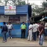 দুটি গাড়ি থেকে মিলল বিপুল টাকা, তদন্তে প্রশাসন।