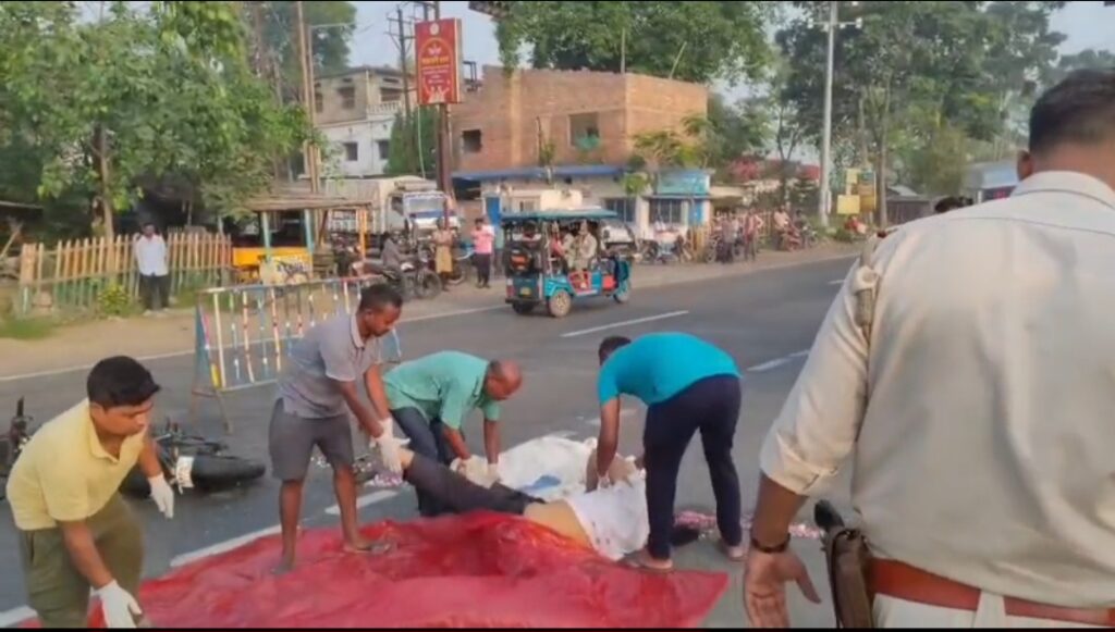 ভোরবেলায় মর্মান্তিক দুর্ঘটনা, মিশন রোডে নিহত এক, হাসপাতালে আরেকজন।।