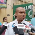 এ বি মডেল স্কুলে ভোট দিলেন কৌস্তব বাগচী, শান্তিপূর্ণ ভোটের দাবি।