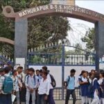 প্রধান শিক্ষকের বিরুদ্ধে স্লোগান, Mathurapur BSS High School-এ পড়ুয়াদের বিক্ষোভ।