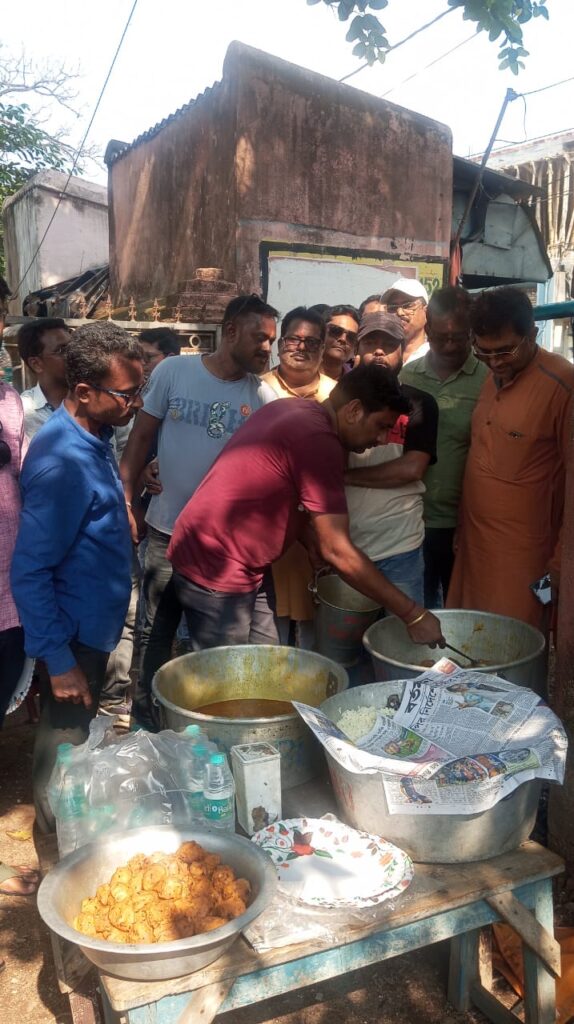 “মাছে ভাতে বাঙালি” বার্তায় বিশেষ কর্মসূচি Chandrakona Road-এ।