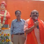 বিজেপি যুব মোর্চার উদ্যোগে বিবেকানন্দের মূর্তির রং পরিবর্তন, গড়বেতায় রাজনৈতিক তরজা।