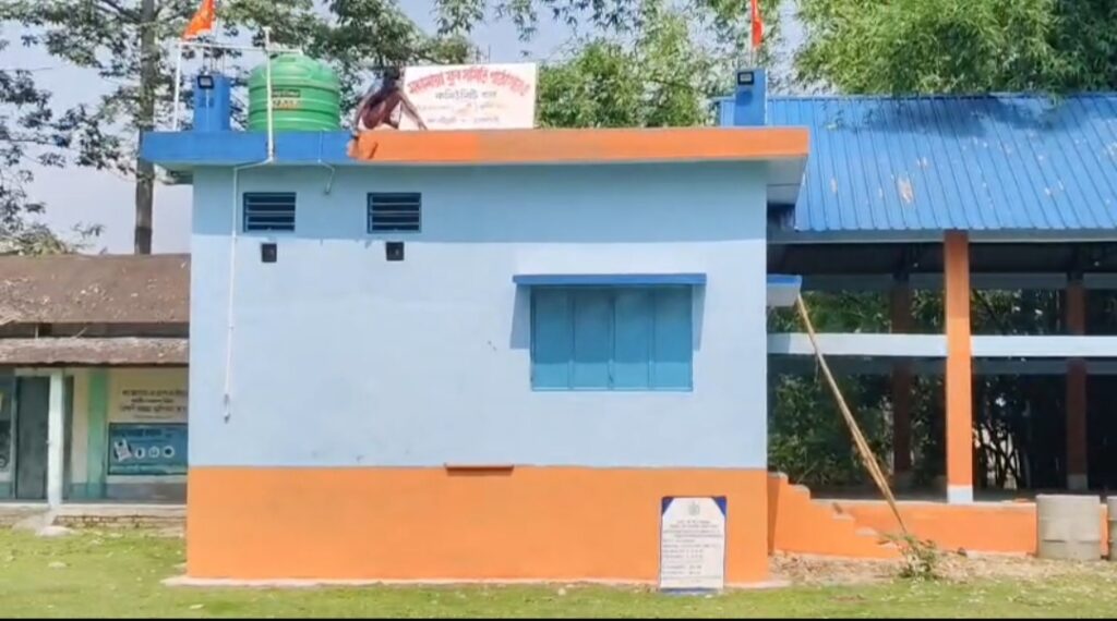 তৃণমূল নেতার বাড়ির পাশেই গেরুয়া পোঁচ, চর্চায় ঝাড়-আলতা গ্রাম পঞ্চায়েত।