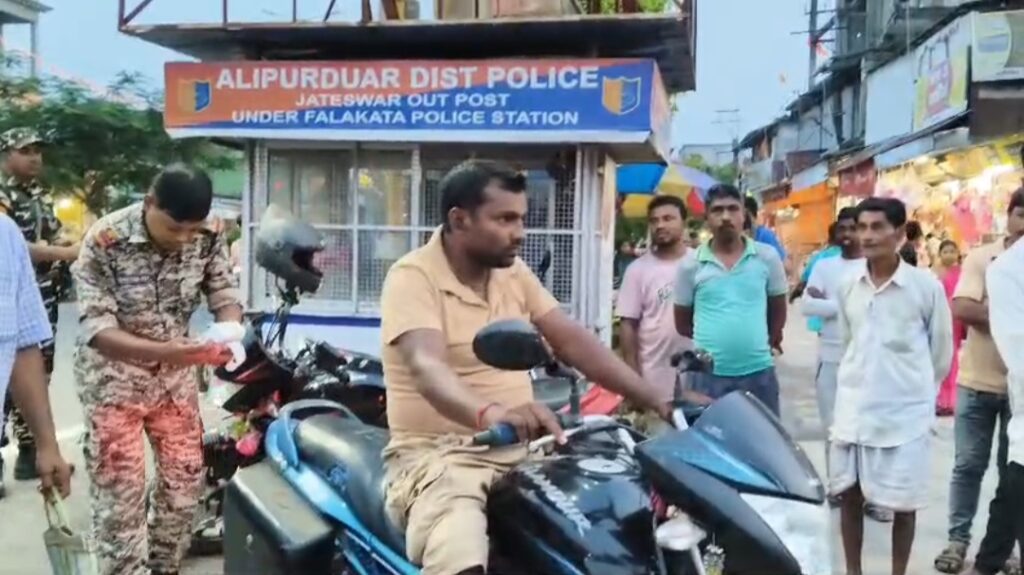 ট্রাফিক আইন ভাঙলেই ব্যবস্থা, জটেশ্বরে বিশেষ অভিযান পুলিশের।