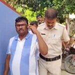 পাঁচপোতায় চাঞ্চল্য! কাউন্সিলরের বাড়ি থেকে মহিলা-সহ একাধিক ব্যক্তিকে আটক পুলিশের।