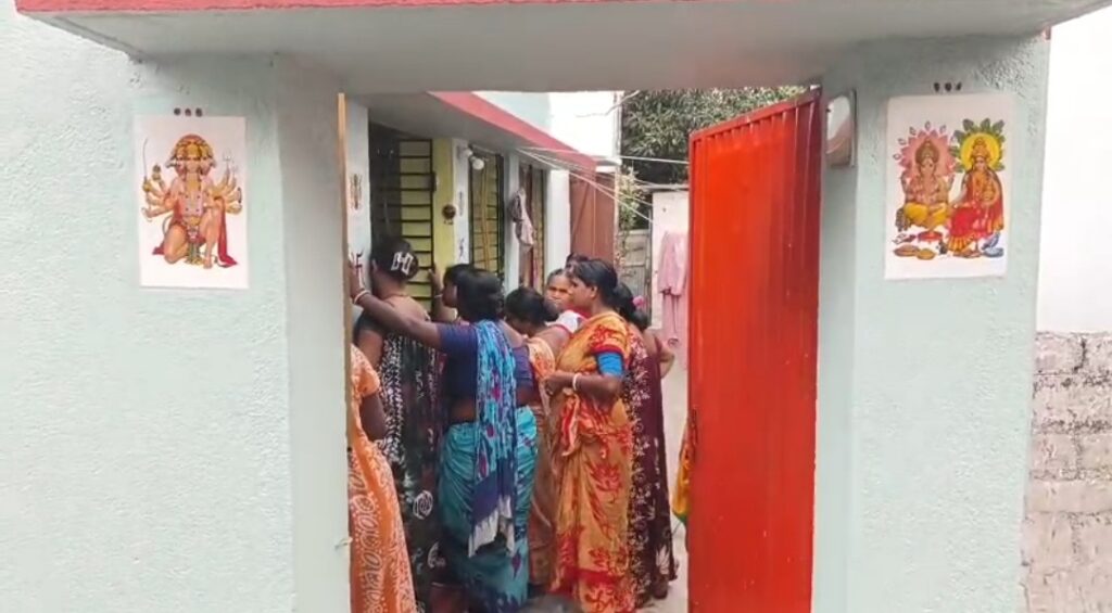১৬ বছরের কিশোরের অস্বাভাবিক মৃত্যুতে শোকের ছায়া পুরাতন মালদায়।