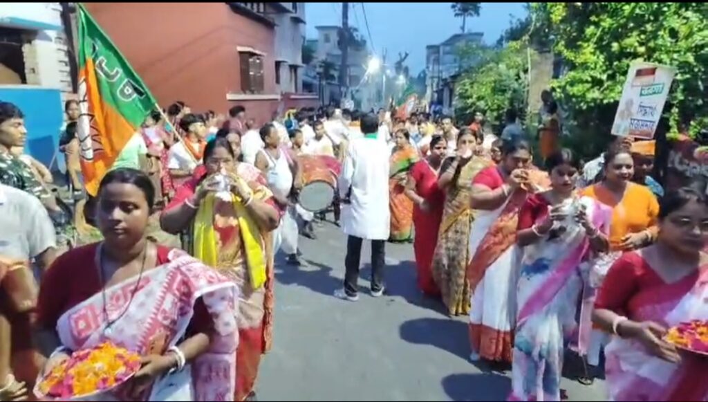 কালনার রাস্তায় জনস্রোত, বিজয় মিছিলে হাঁটলেন সিদ্ধার্থ মজুমদার।।