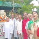 নজরুল সরণিতে মাল্যদান, বিদ্রোহী কবিকে স্মরণে শিল্পী ও পৌর কর্তৃপক্ষ।