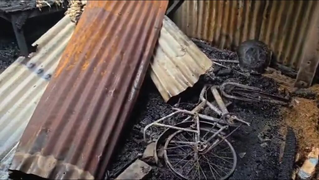 অগ্নিকাণ্ডে পুড়ল সাইকেল, ধান ও কাপড়চোপড়, ক্ষয়ক্ষতি ফালাকাটায়।
