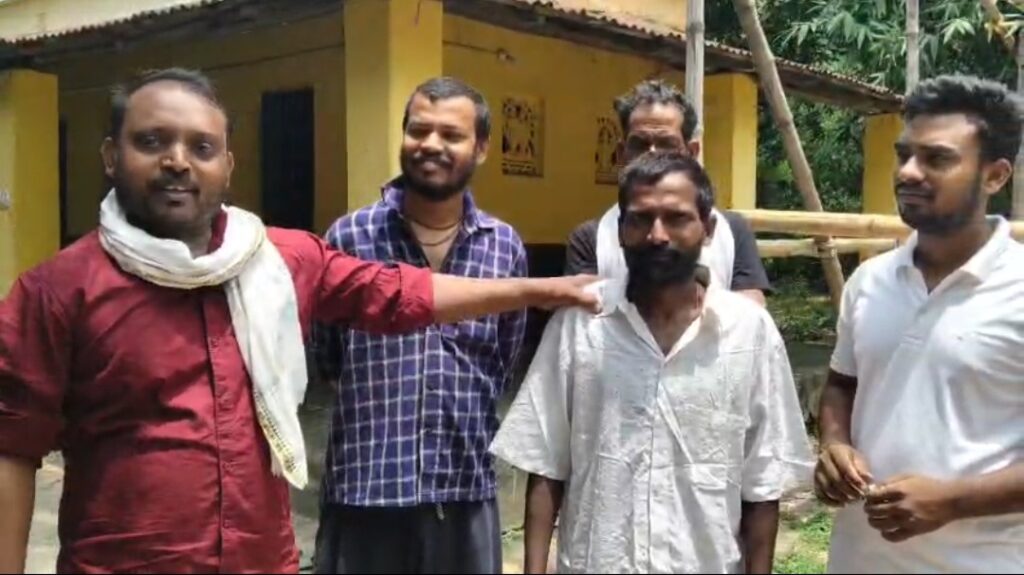 টিম তারাশঙ্কর চ্যারিটির প্রচেষ্টায় বাড়ি ফিরলেন ভবঘুরে ব্যক্তি।
