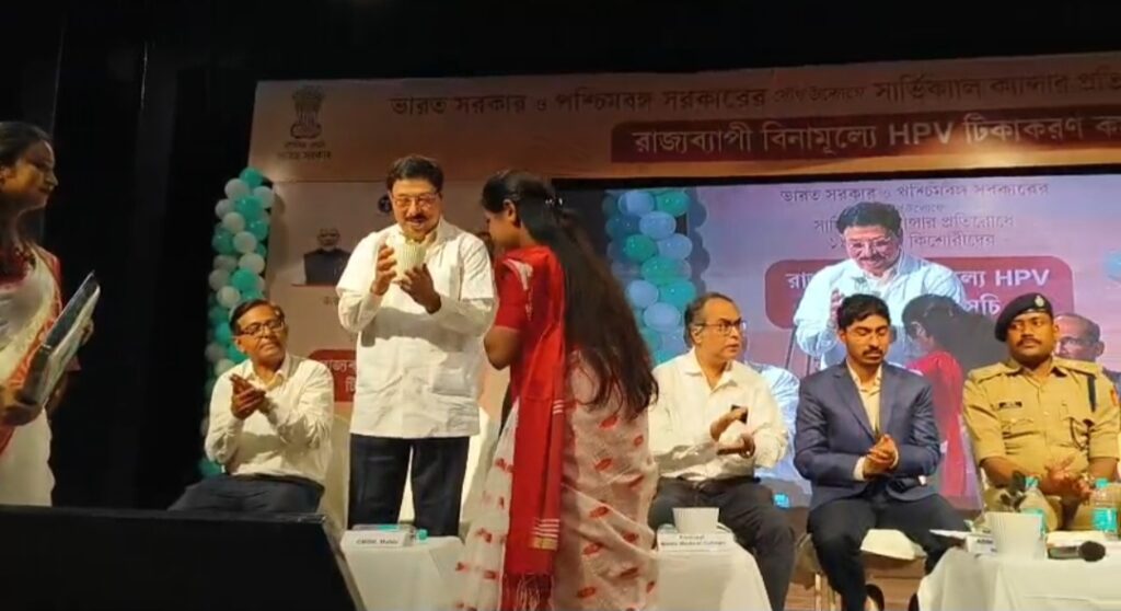 ‘এক পেড় মা কে নাম’ কর্মসূচির সঙ্গে HPV টিকাকরণের শুভ সূচনা মালদায়।।।