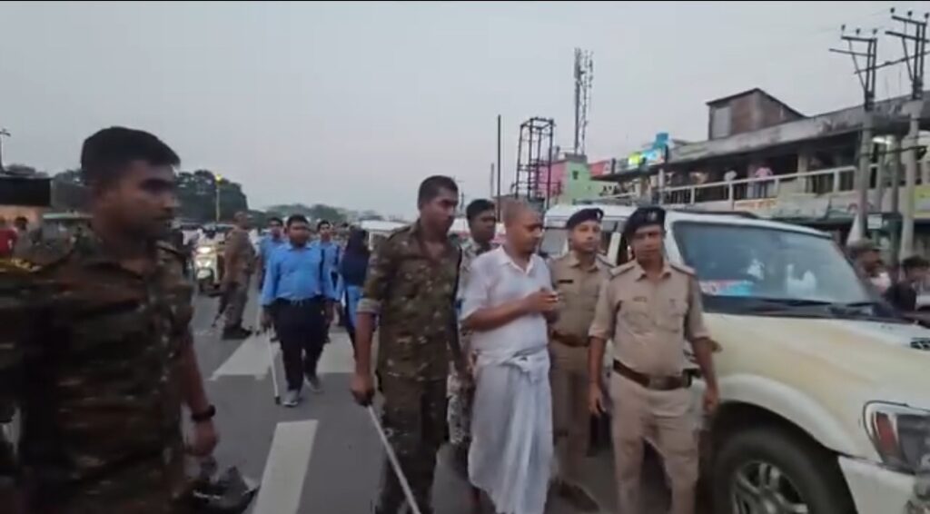 একসময়ের প্রভাবশালী তৃণমূল নেতা বকুল শেখ এবার পুলিশের দড়িতে, এলাকায় তুমুল চর্চা।