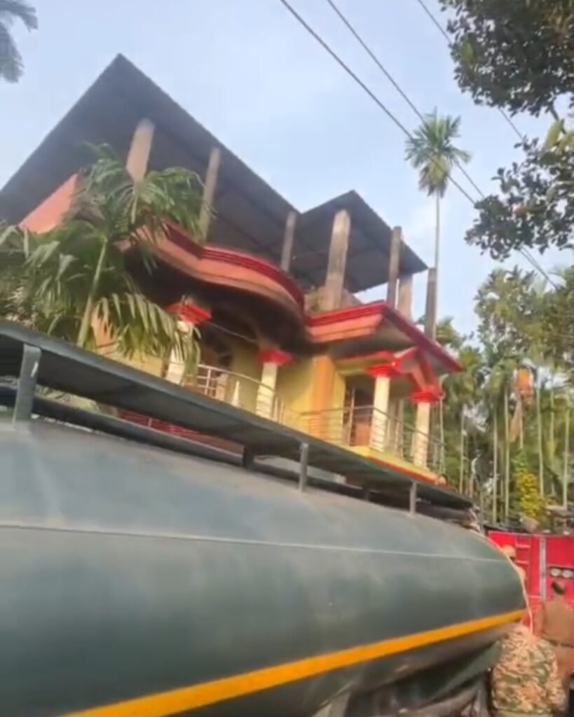 তালা ভাঙা বাড়িতে আগুন, সিতাইয়ের ঘটনায় রহস্য ঘনীভূত।